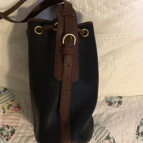 Dooney and Bourke Drawstring Bucket Handbag EUC Black - Picture 5 of 7